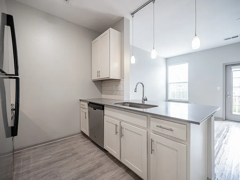 The Avenue at Polaris Apartments — Photo 12