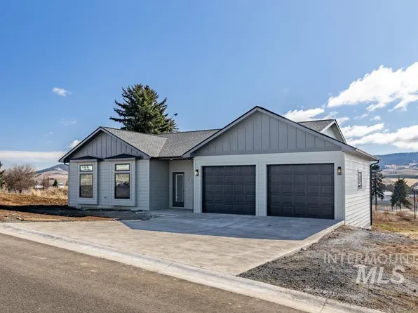 1989 Sunnyside, Moscow, ID 83843
