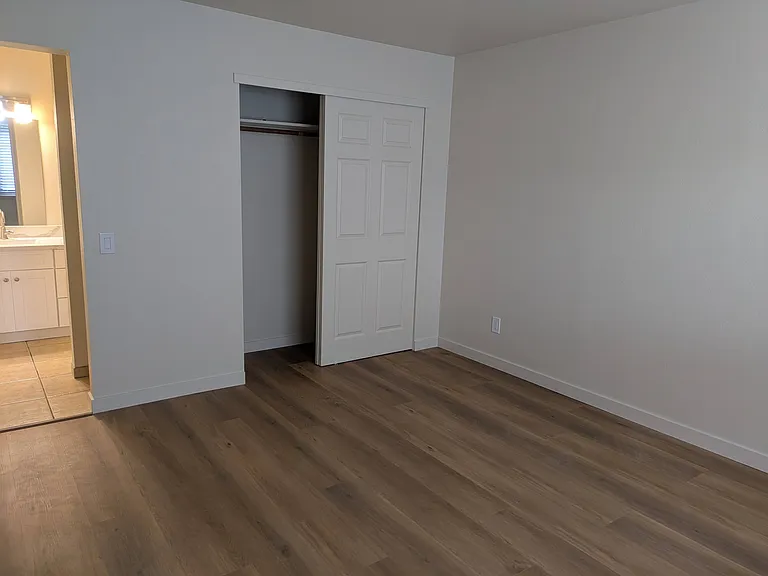 416 Estrella Ave #6 — Photo 3