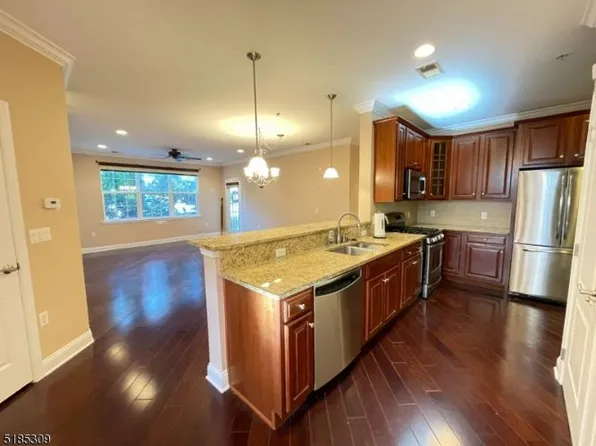 1401 Brook Hollow Dr #1401, Whippany, NJ 07981