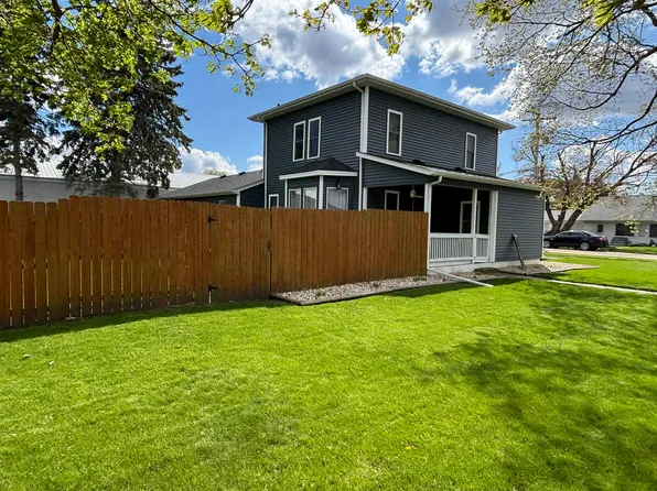 732 W 2nd St, Byron, IL 61010