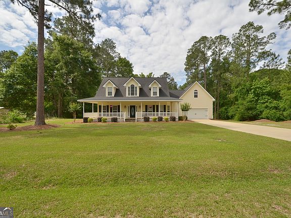 3rd image of 6521 Larch Ln