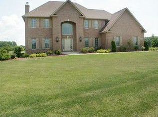 11N545 Hunter Trl, Elgin, IL 60124