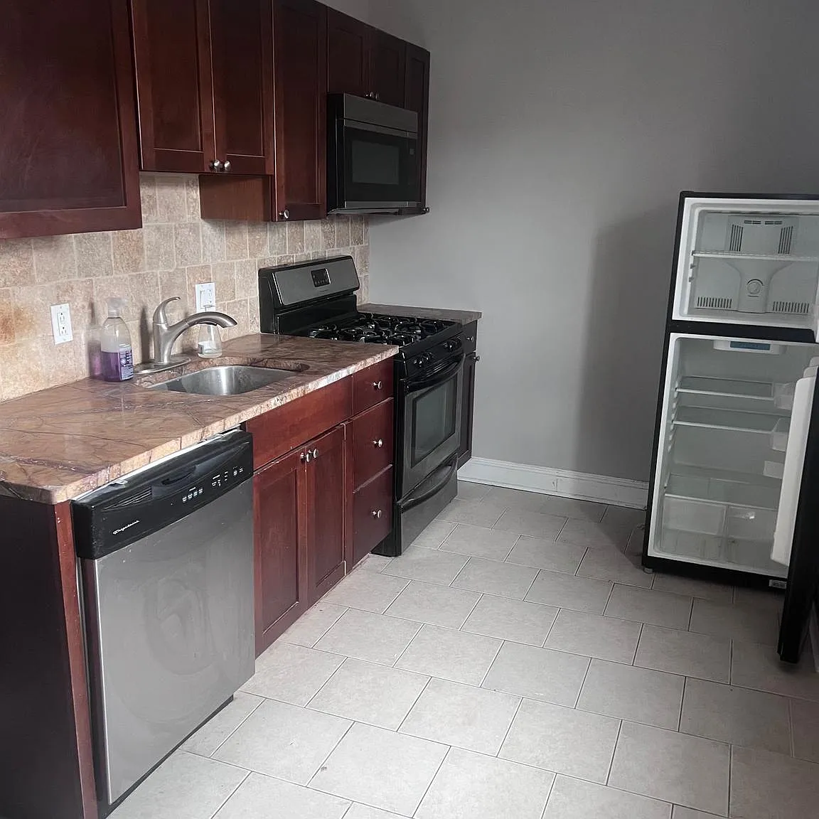 2 bed, 1.0 bath, 1000 sqft, $1,550 — Photo 3
