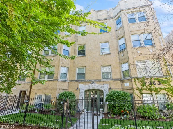 7363 N Damen Ave APT 302, Chicago, IL 60645