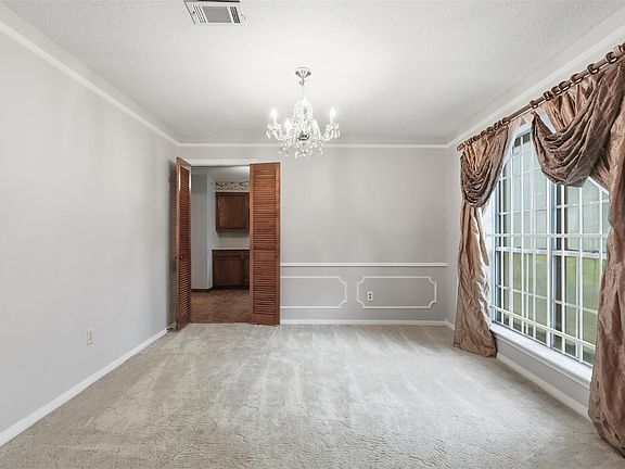 5th image of 8227 Roebourne Ln