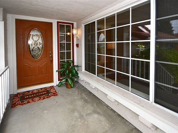 3rd image of 533 Knollwood Ct