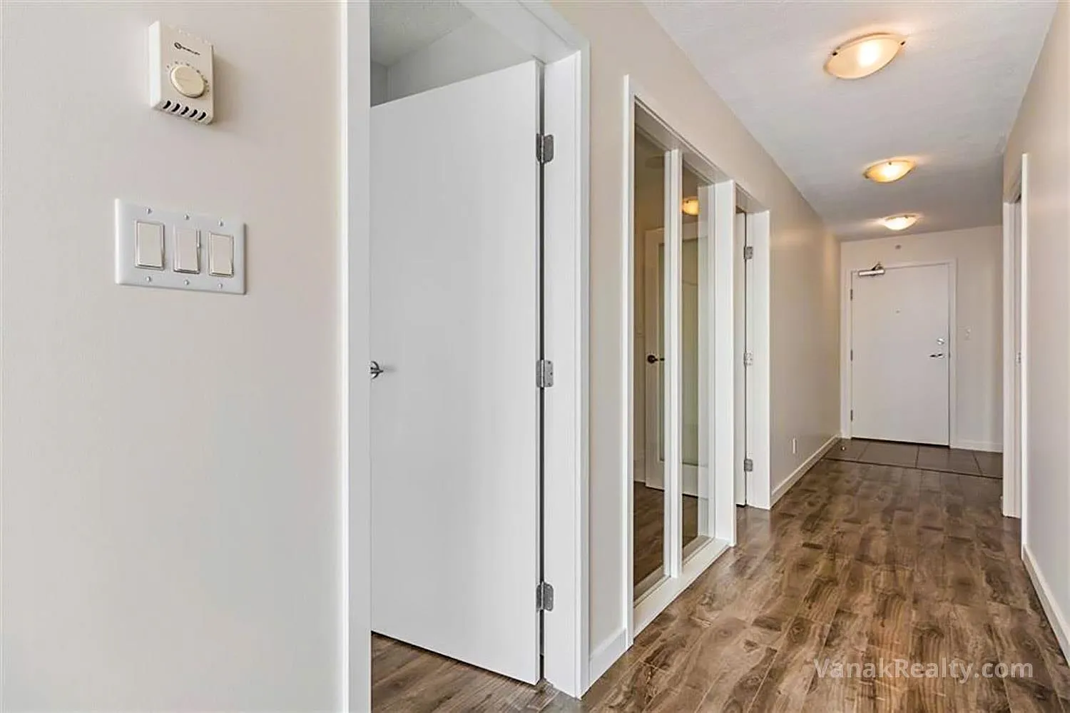 1 bed, 725 sqft, $3,490 — Photo 4