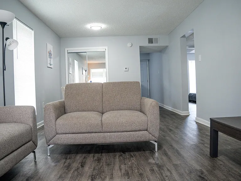 Oak Lane Apartments — Photo 14