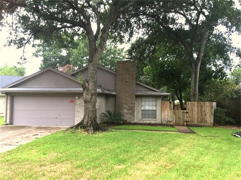 1st image of 16319 Hollow Rock Dr
