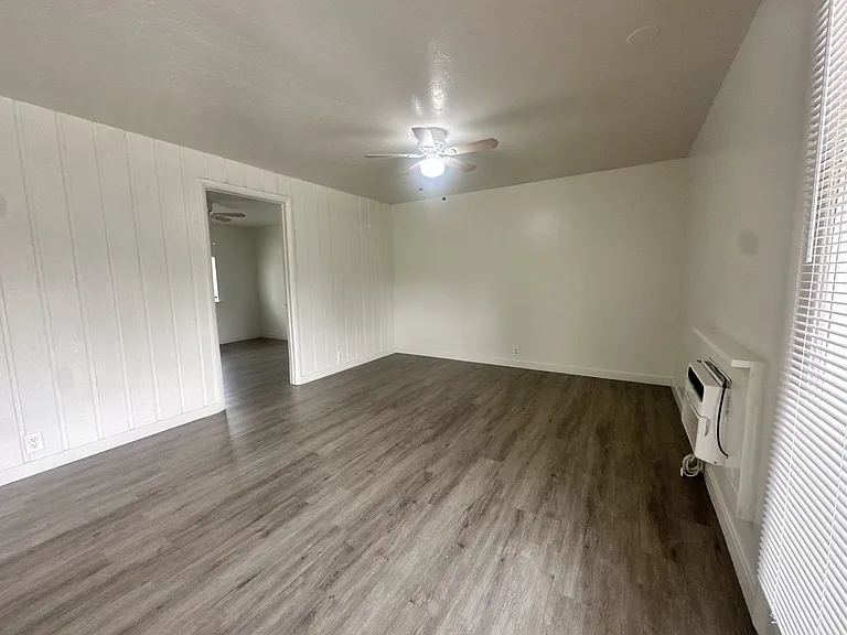 951 N Redwood Rd — Photo 10