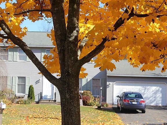 Beautiful Fall Colors in Your Front Yard!