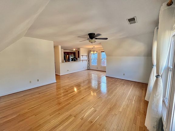4th image of 2108 Fulton Ave APT 5