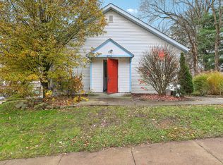 4736 E High St #B, Mantua, OH 44255