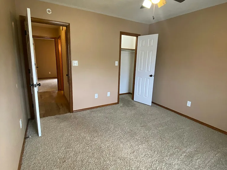 25 Dallas Ln #B — Photo 4