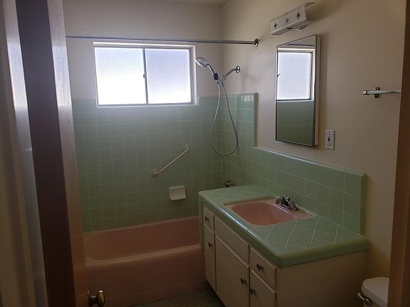 5th image of 4447 1/2 Louisiana St #4447-1/2