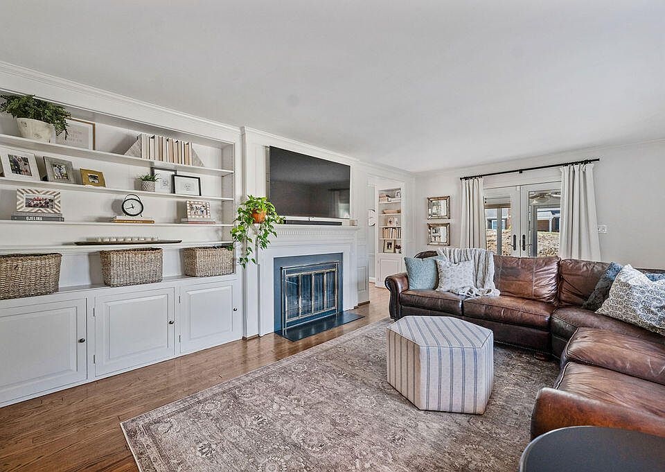 hillside 8408 Hillside Ave. - The Oppenheim Group Real Estate | ID