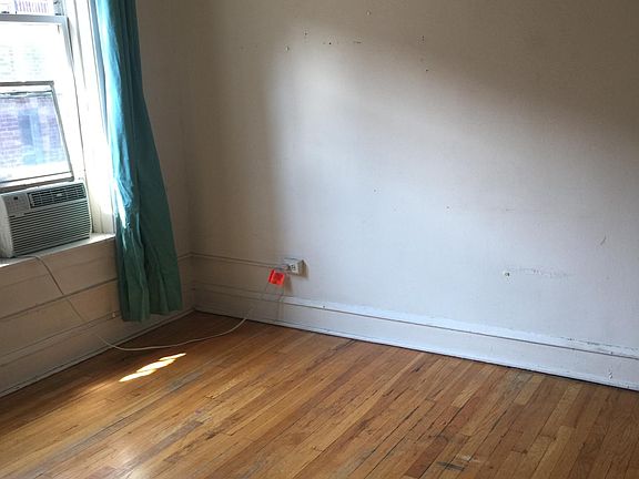 5th image of 634 W Arlington Pl #4V
