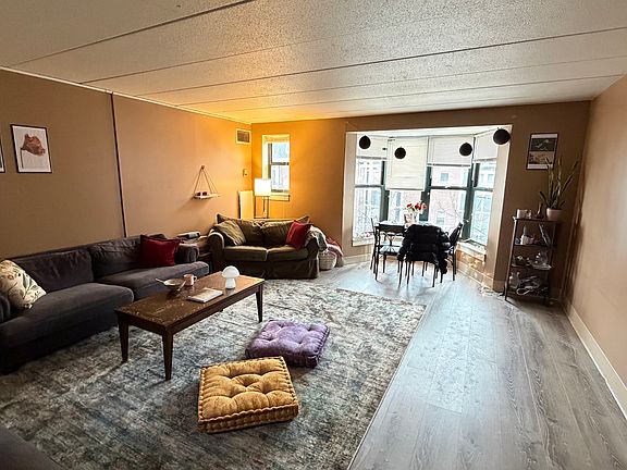 4th image of 3 Douglas Park APT 318