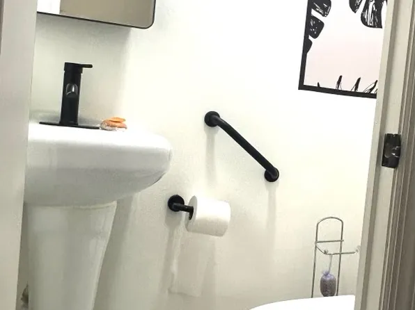 (undisclosed Address), Maspeth, NY 11378