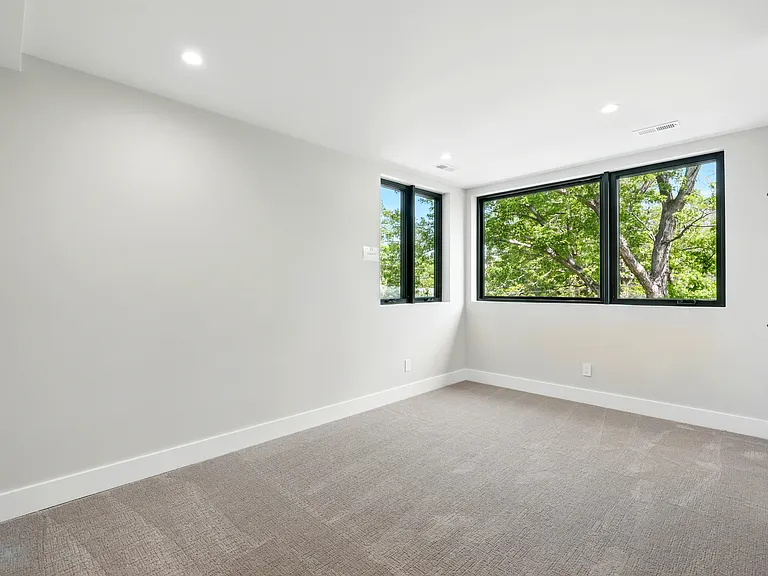 2860 Table Mesa Dr — Photo 32