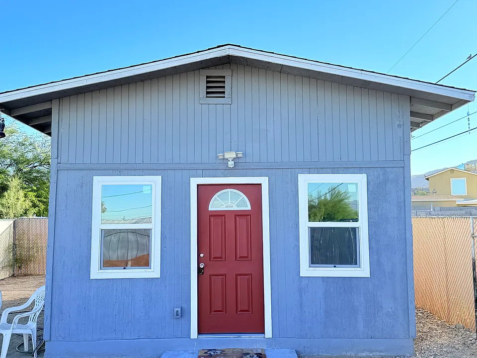 315 W Buist Ave #B
