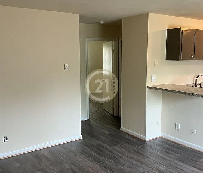 1111 Hugo St #D — Photo 4