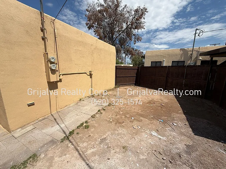 3001-3015 E La Madera Dr — Photo 10