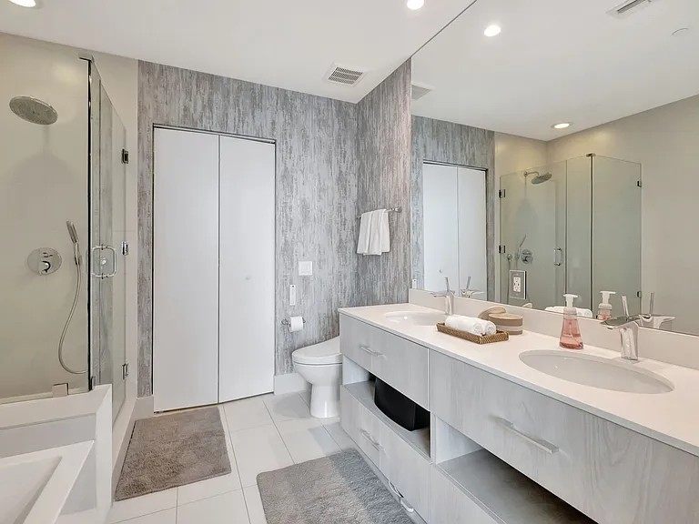 Master Bathroom with walking closet