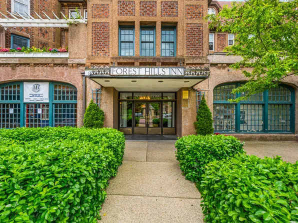 1 Station Square image 1 of 17