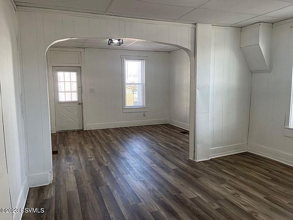 5th image of 456 Columbia Ave