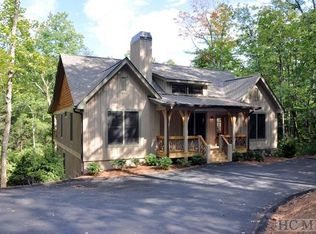 983 Hickory Dr, Sapphire, NC 28736