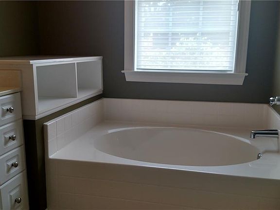 4th image of 2120 Everton Ln