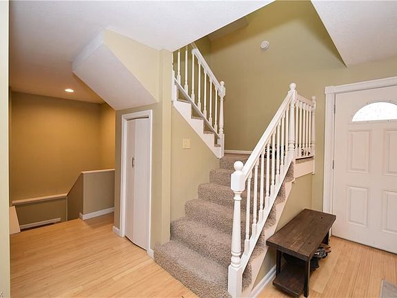 3rd image of 113 Mull Ave