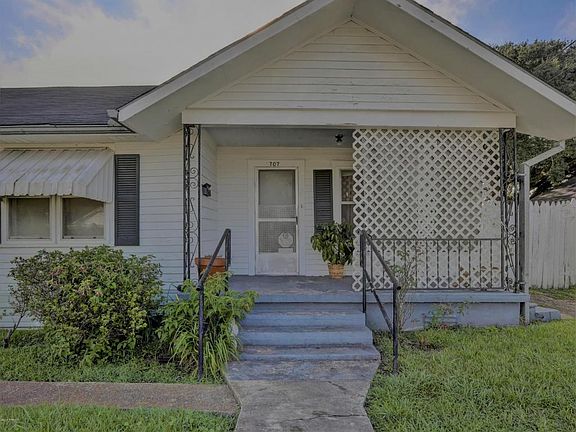 2nd image of 707 S Louisiana St