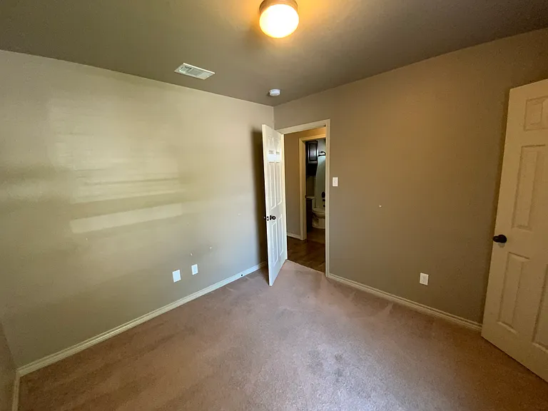 5705 Alexandria Dr — Photo 14