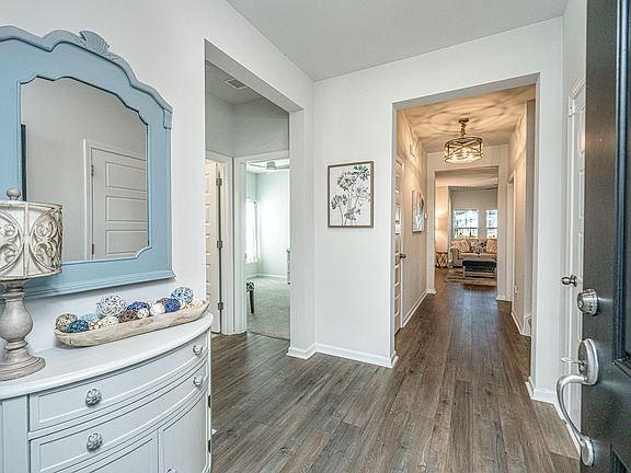 5th image of 138 Woodland Oak Way