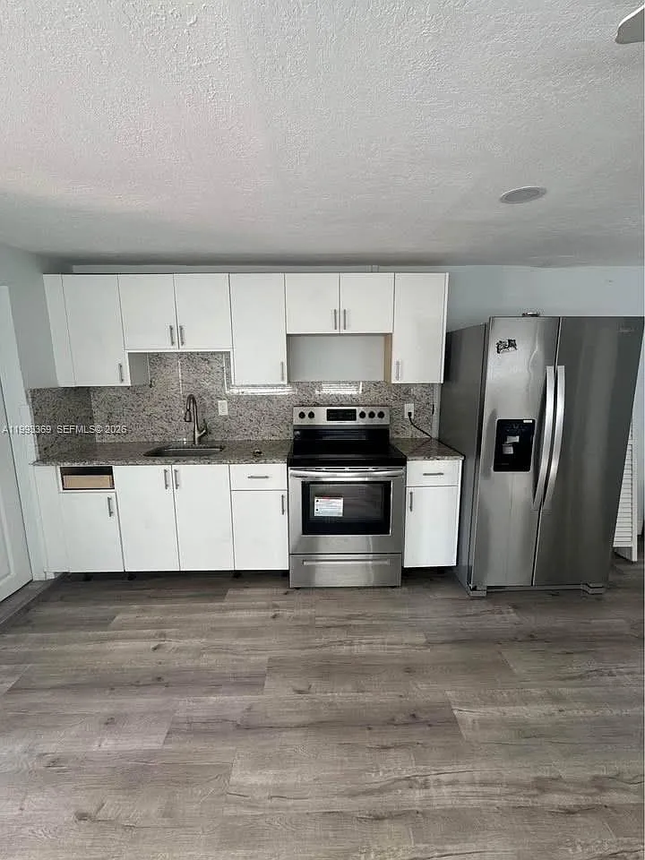 1 bed, 1.0 bath, $1,600 — Photo 3