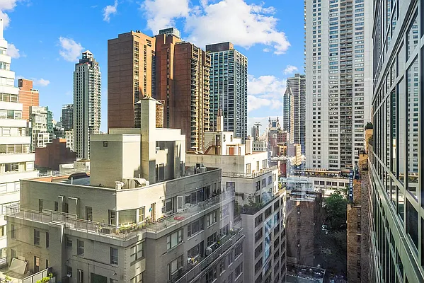 Sold by Compass | media 7