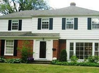 22462 Westchester Rd, Shaker Heights, OH 44122