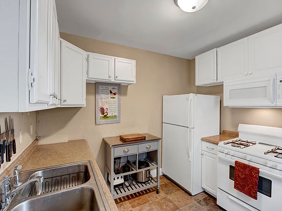 5th image of 3649 3rd Ave S Unit 2
