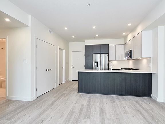 4th image of 2649 James St #309