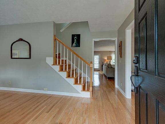 3rd image of 2401 Rollett Ct