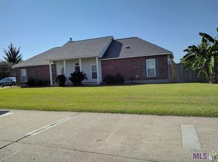 8911 Pecan Tree Dr, Baton Rouge, LA 70810