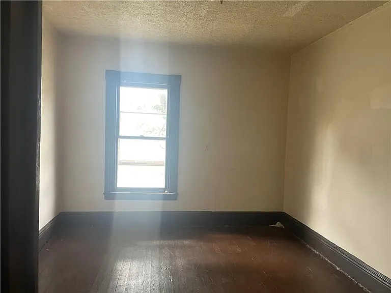 50-52 Davis St — Photo 6
