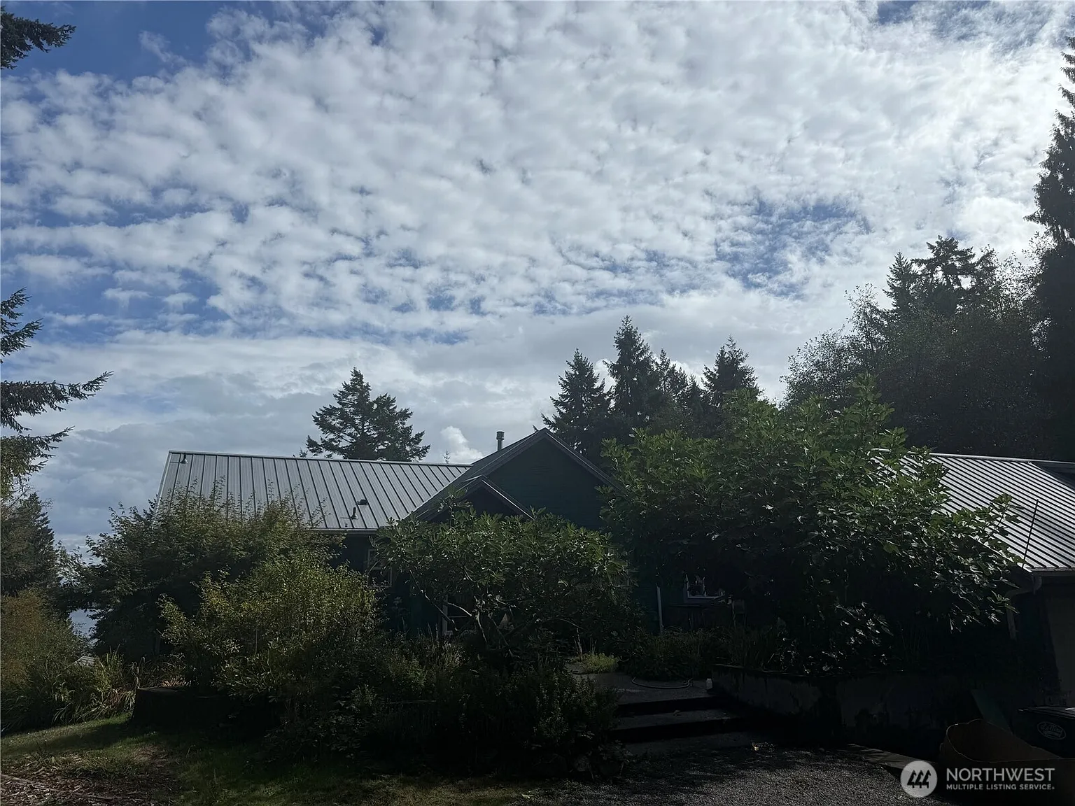 9520 Johnson Point Road NE photo 1