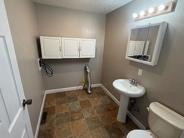 504 W Navarre St — Photo 8