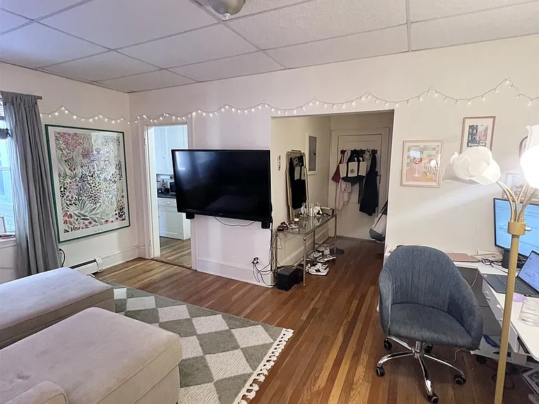 30 College Ave — Photo 11