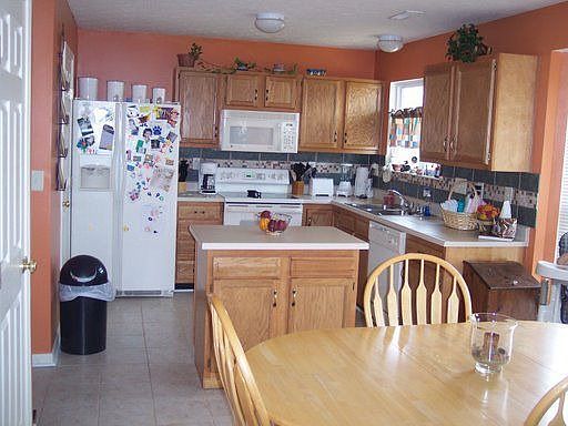 Kitchen 10X12 dining 10X10 tile floor