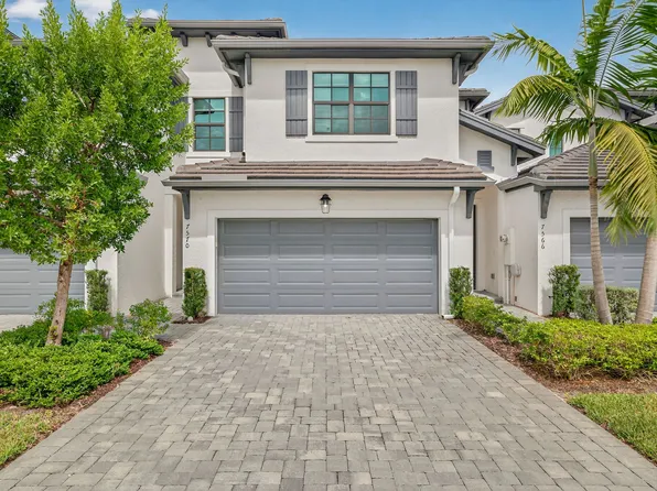 7570 Rockefeller Dr, Naples, FL 34119